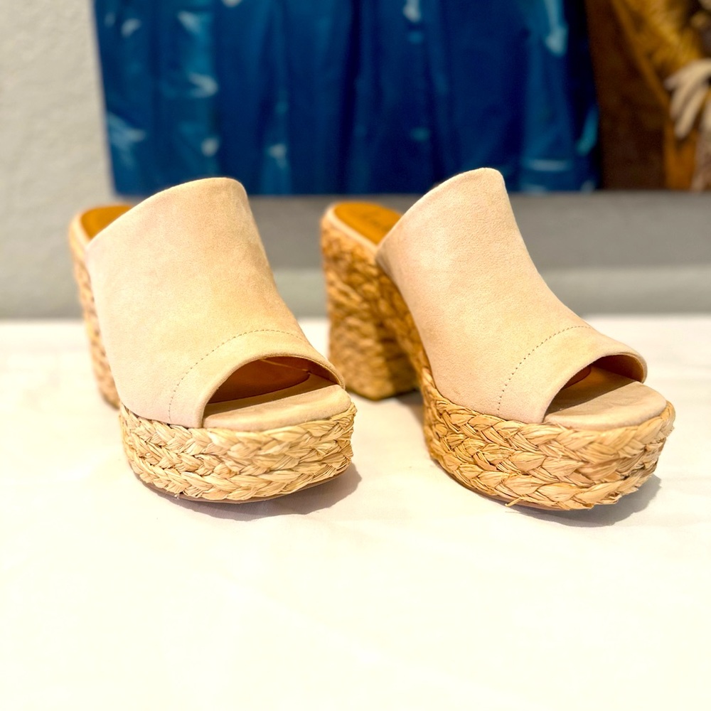 Raffia Platforms sandals